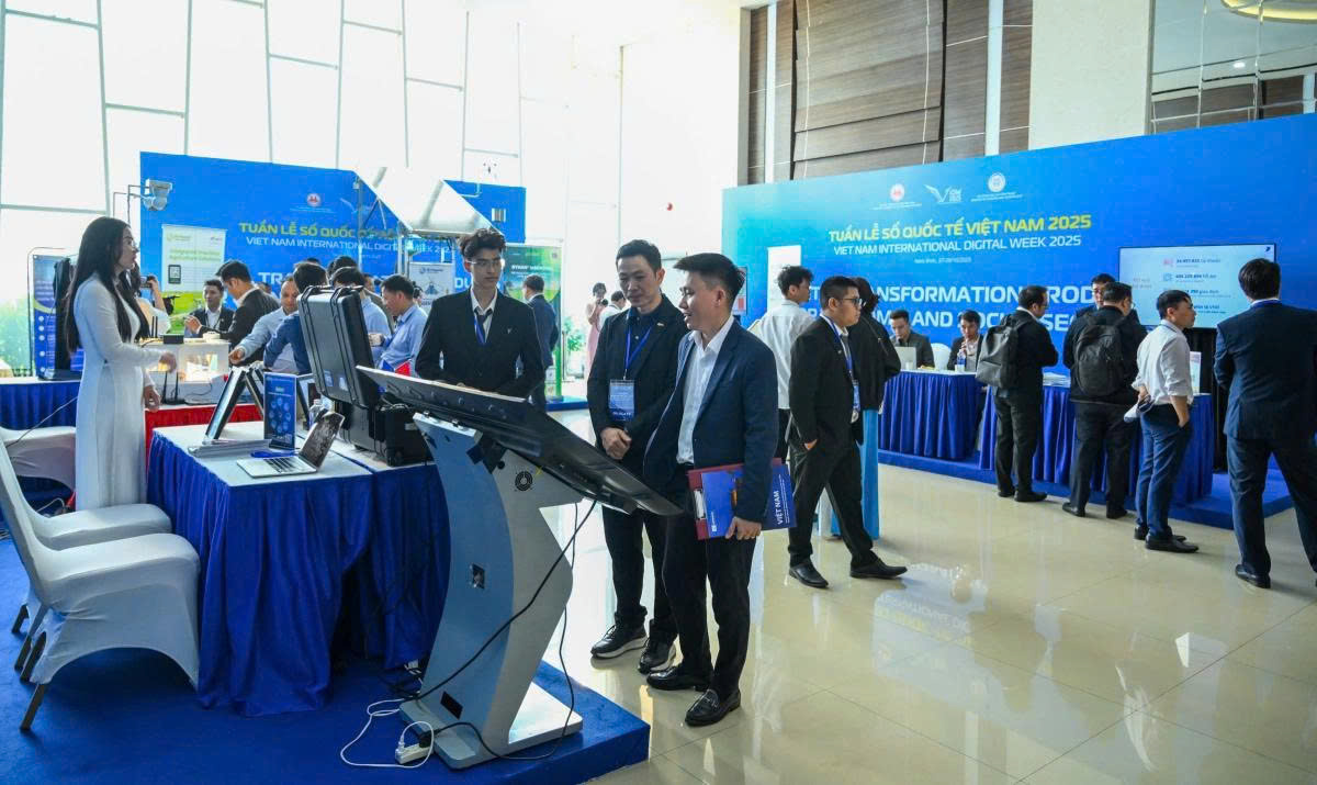 Loạt sản phẩm công nghệ Việt trình diễn tại Tuần lễ Số