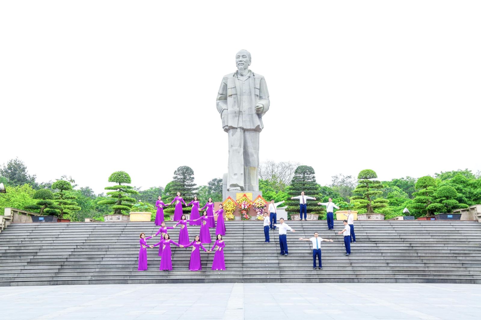 Lễ dâng hoa, dâng hương, báo công, tưởng niệm Chủ tịch Hồ Chí Minh nhân dịp Kỉ niệm 20 năm thành lập đơn vị (10/4/2003 - 10/4/2023) và trước thềm tổ chức kỉ niệm 20 năm hình thành và phát triển Quảng trường Hồ Chí Minh & Tượng đài Bác Hồ