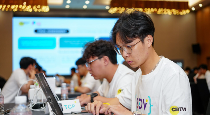 Hàng trăm người tham dự 'Best Developers in Vietnam 2023'